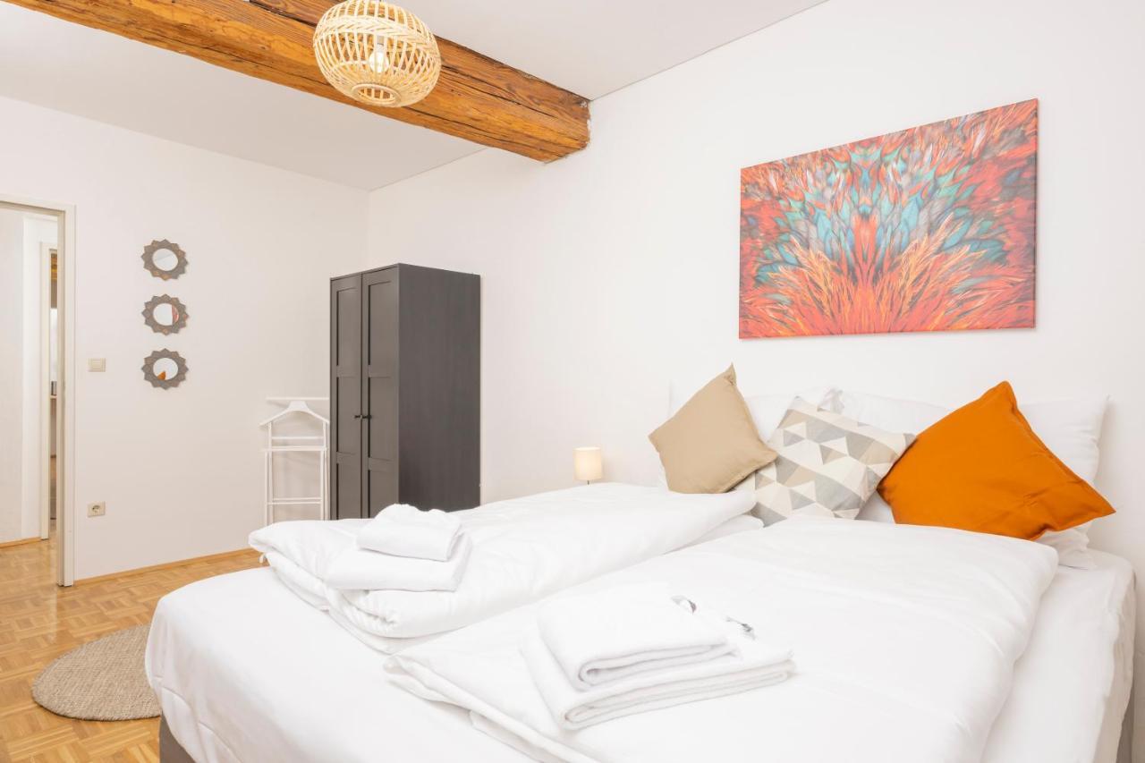 Zum Grazer Uhrturm Apartment ภายนอก รูปภาพ