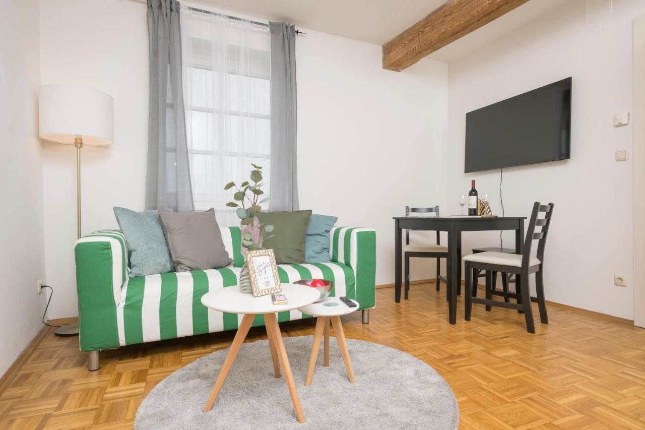 Zum Grazer Uhrturm Apartment ภายนอก รูปภาพ