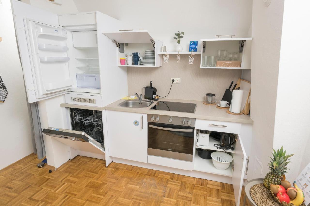 Zum Grazer Uhrturm Apartment ภายนอก รูปภาพ