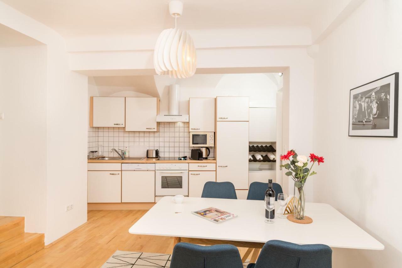 Zum Grazer Uhrturm Apartment ภายนอก รูปภาพ